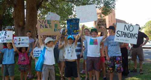 Belt Up for Safety seatbelt rally in Bellingen. Belt Up for Safety seatbelt rally in Bellingen.